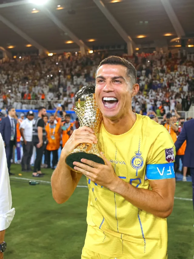 Cristiano Ronaldo celebrating Al Nassr trophy